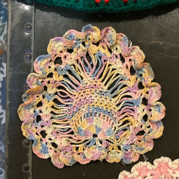 HANDMADE WITH LOVE POTHOLDERS OR DOILIES set of 5 - Picture 4 of 7